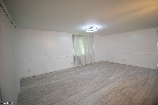 5506 Virginia Dare Ln in North Fort Myers, FL - Building Photo - Building Photo