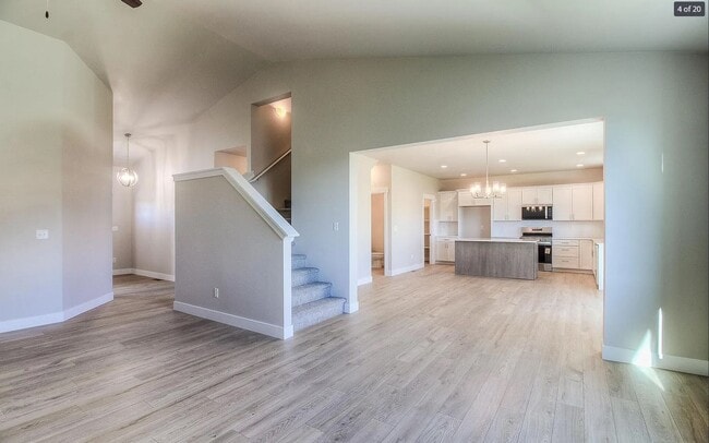 301 N 90th Ave in Yakima, WA - Building Photo - Building Photo