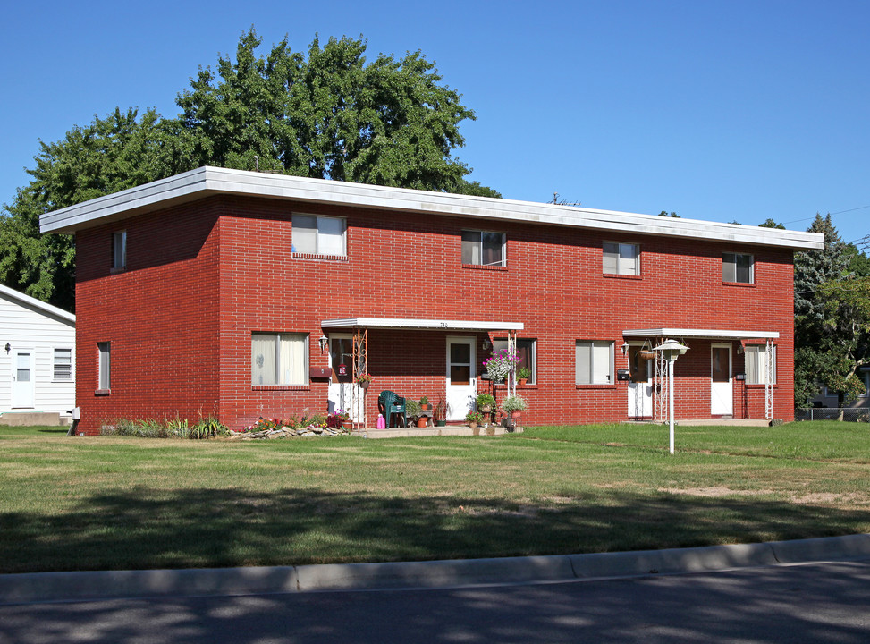 730 Pierce St S in Shakopee, MN - Foto de edificio