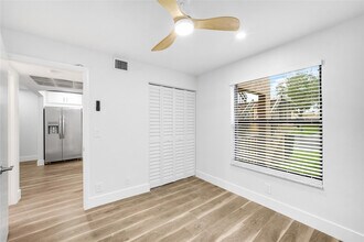 21905 Lake Forest Cir in Boca Raton, FL - Building Photo - Building Photo