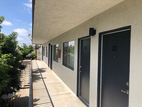 Boston Villas in San Diego, CA - Building Photo - Building Photo