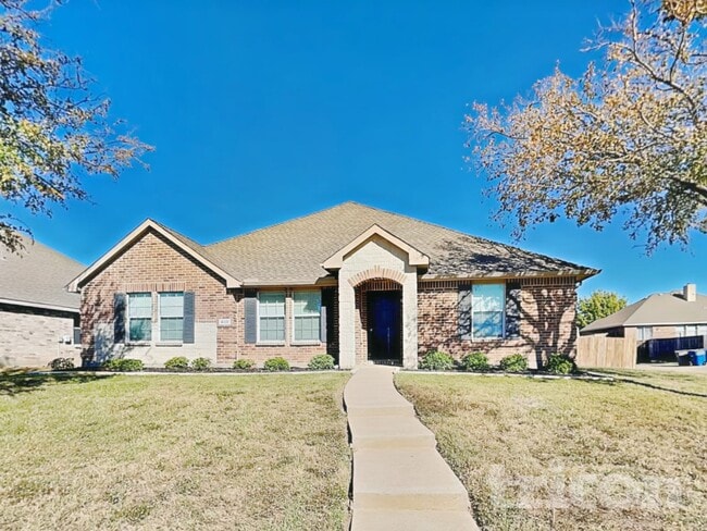 408 Foliage Cir in Red Oak, TX - Building Photo - Building Photo