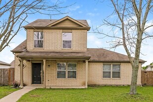 9722 Michelle Dr in Dallas, TX - Building Photo