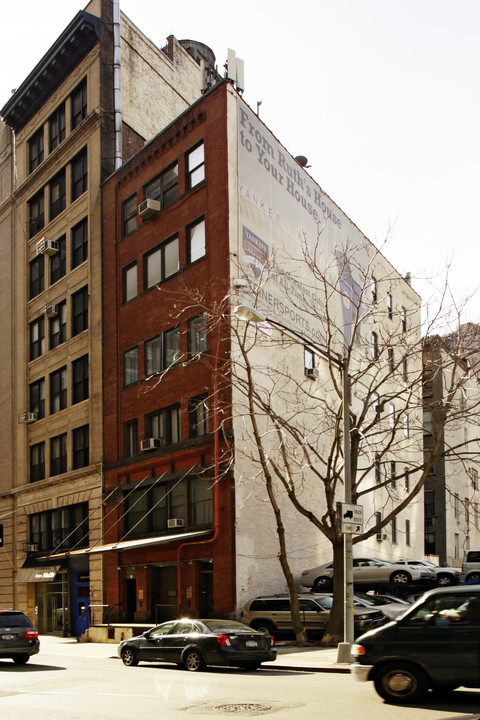 10 Beach St in New York, NY - Building Photo