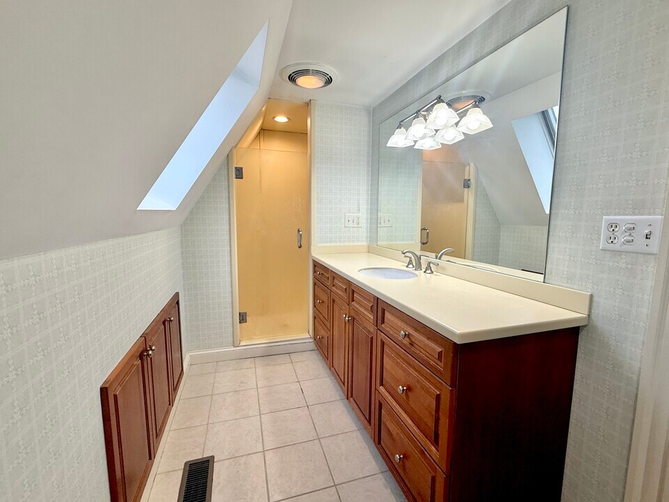 41 Rich St, Unit 2 in Waltham, MA - Foto de edificio