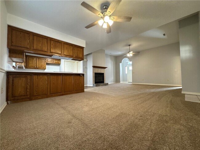 3341 E Wyman Rd in Fayetteville, AR - Building Photo - Building Photo