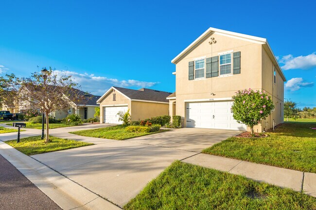 10530 Whispering Hammock Dr in Riverview, FL - Building Photo - Building Photo