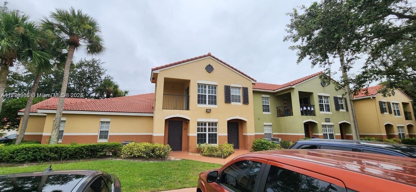 10342 Fox Trail Rd S in Royal Palm Beach, FL - Building Photo