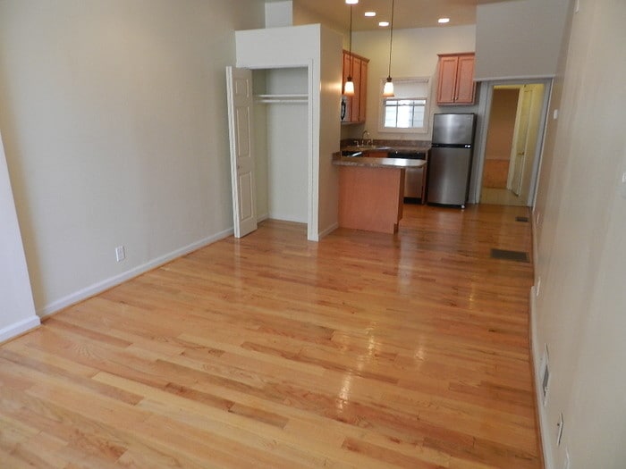 511 S 15th St-Unit -1F in Philadelphia, PA - Building Photo