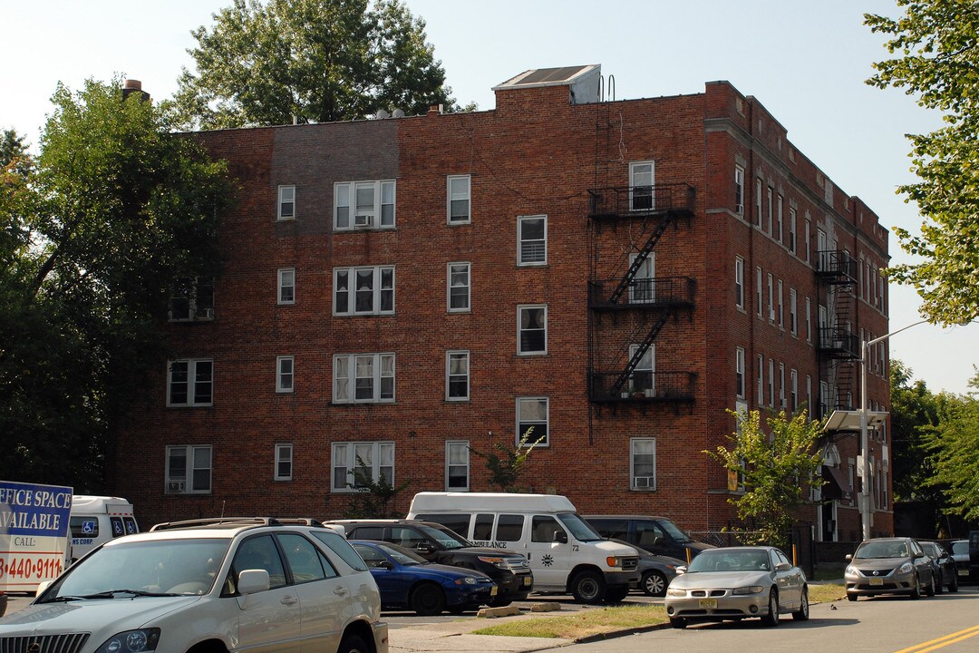 6 Glenwood Ave in East Orange, NJ - Building Photo