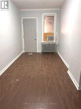 888 Bloor St W in Toronto, ON - Building Photo - Building Photo