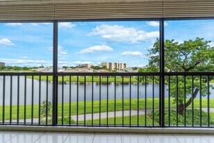 14747 Cumberland Dr in Delray Beach, FL - Building Photo