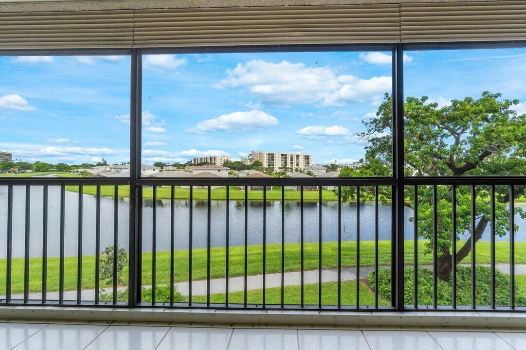 14747 Cumberland Dr in Delray Beach, FL - Building Photo