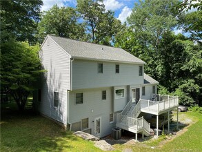 5 Elena Dr in New Milford, CT - Building Photo - Building Photo