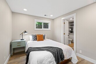 810 E Espanola St in Colorado Springs, CO - Building Photo - Building Photo