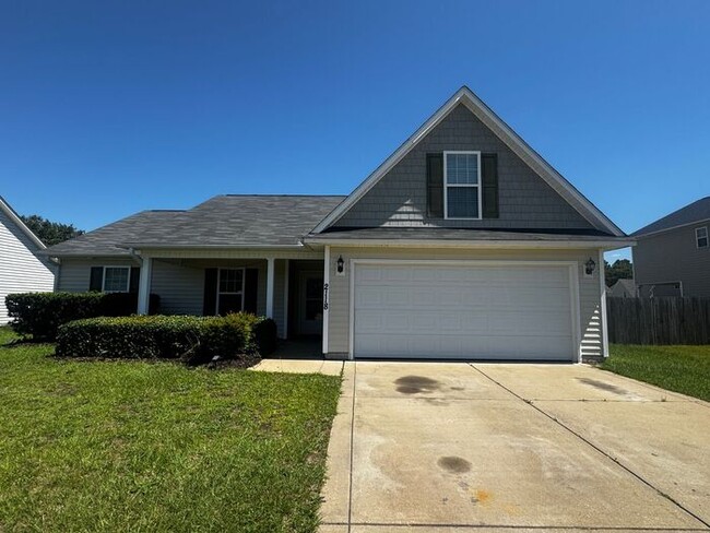 2118 Queen Elizabeth Ln in Hope Mills, NC - Building Photo - Building Photo