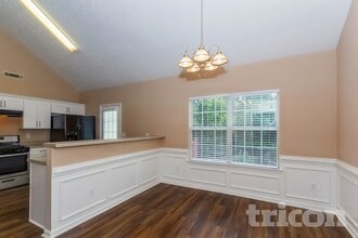 1131 St Phillips Ct in Locust Grove, GA - Foto de edificio - Building Photo