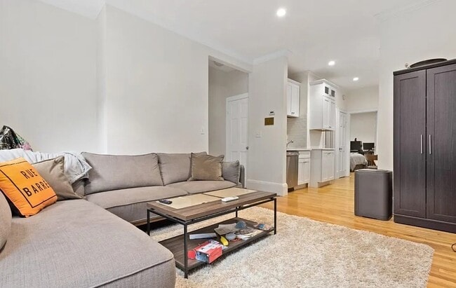 property at 25 Ridgeway Ln