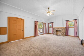 301 N Janss St in Anaheim, CA - Building Photo - Building Photo
