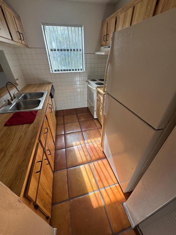 6031 Shakerwood Cir, Unit 201 in Tamarac, FL - Foto de edificio - Building Photo