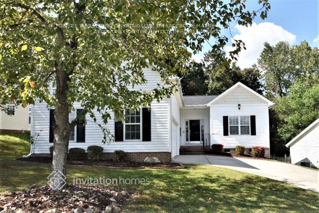 737 Continental Dr in Concord, NC - Building Photo