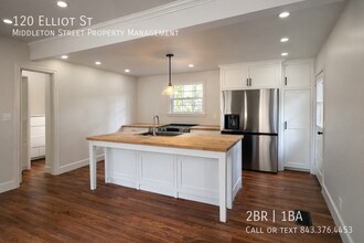 120 Elliott St in Beaufort, SC - Building Photo - Building Photo