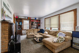 229 Cedar St in East Lansing, MI - Building Photo - Interior Photo