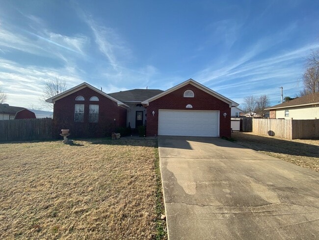1019 N Daisy St in Greenwood, AR - Building Photo - Building Photo
