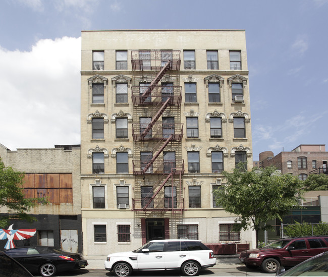 207-209 E 105th St in New York, NY - Building Photo - Building Photo