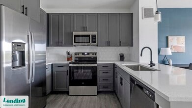 3706 Goodwin Ave, Unit 364 in Austin, TX - Building Photo - Building Photo