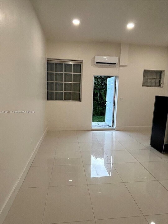 5xx E 50th St in Hialeah, FL - Building Photo