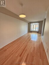 35 White Spruce Crescent in Vaughan, ON - Building Photo - Building Photo