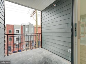 2421 Frankford Ave in Philadelphia, PA - Building Photo - Building Photo