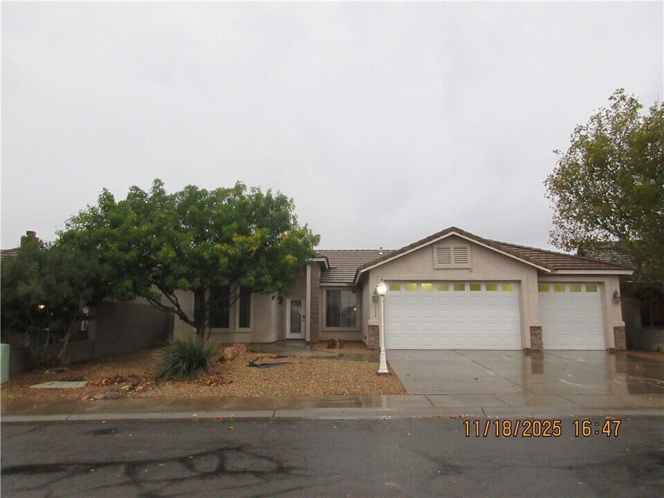 2016 John Wayne Dr in Kingman, AZ - Building Photo