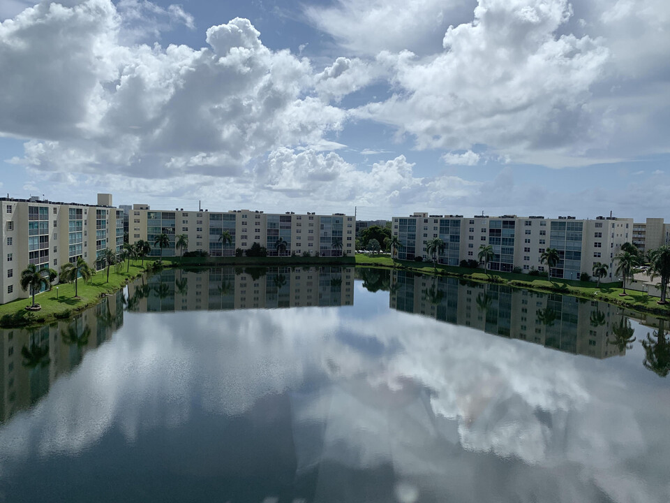 101 SE 3rd Ave in Dania Beach, FL - Building Photo