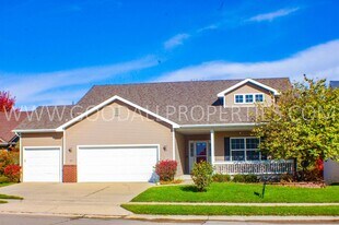 195 Broderick Dr in Waukee, IA - Building Photo
