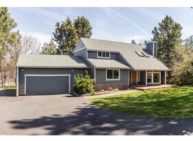 60642 Devon Cir in Bend, OR - Building Photo