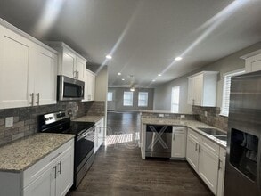 1827 S Pennsylvania Ave in Joplin, MO - Building Photo - Building Photo