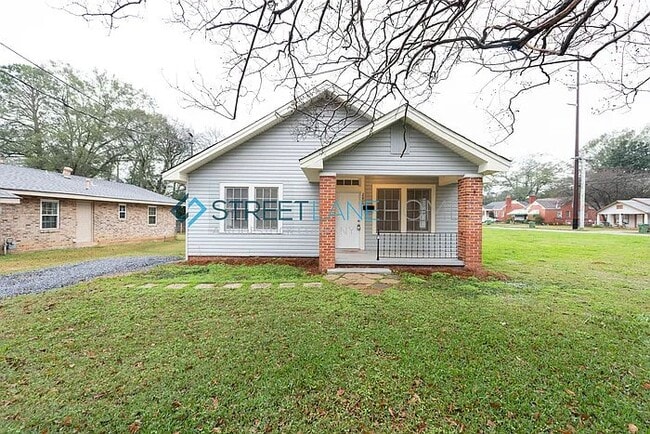 property at 2606 Geneva St