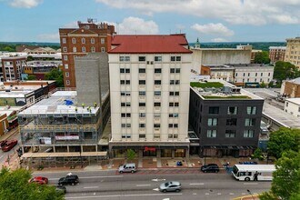 131 E Broad St in Athens, GA - Building Photo - Building Photo