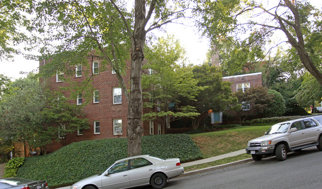 4027-4029 Benton St NW in Washington, DC - Building Photo - Building Photo