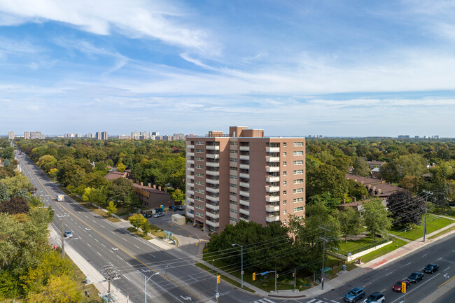 3110 Sheppard Ave E in Toronto, ON - Building Photo - Building Photo