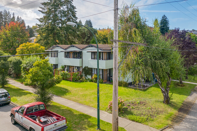 King Edward Court King Edward Court in Vancouver, BC - Building Photo - Building Photo