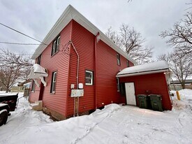 297 W Larch Ave in Muskegon, MI - Building Photo