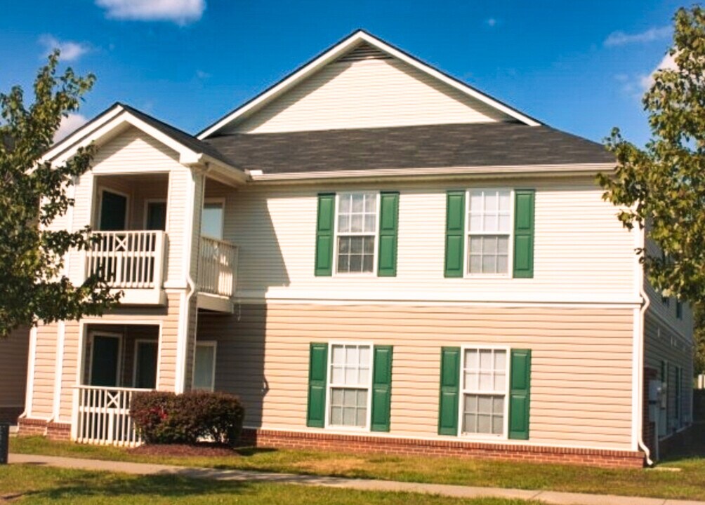 Pinewood Forest Apartments in South Hill, VA - Building Photo