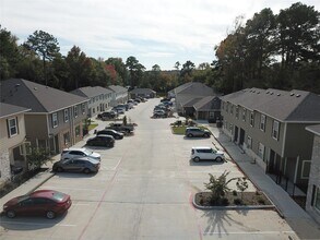 615 Hayman St in Huntsville, TX - Building Photo - Building Photo