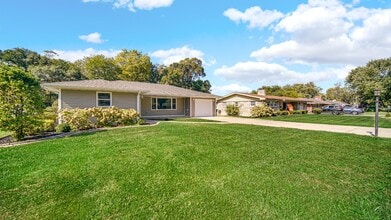 7130 Delaware St in Merrillville, IN - Building Photo - Building Photo