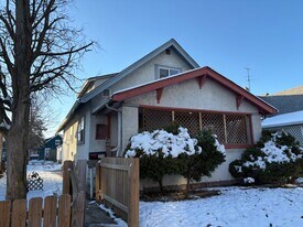 320 N Colorado Ave in Indianapolis, IN - Building Photo