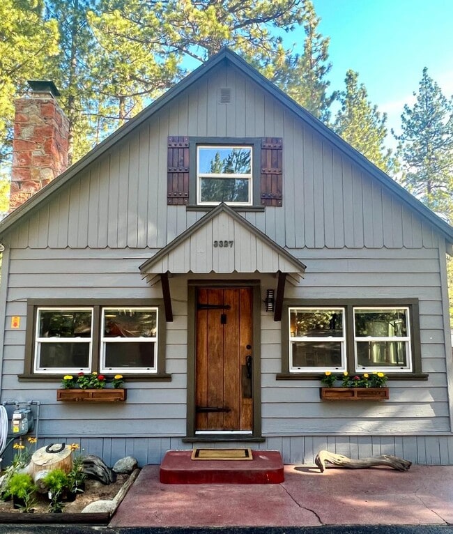 3327 Fir Ave in South Lake Tahoe, CA - Building Photo - Building Photo