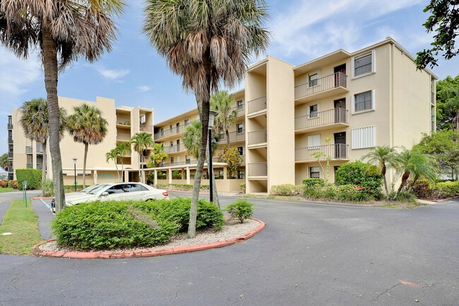 property at 890 N Federal Hwy